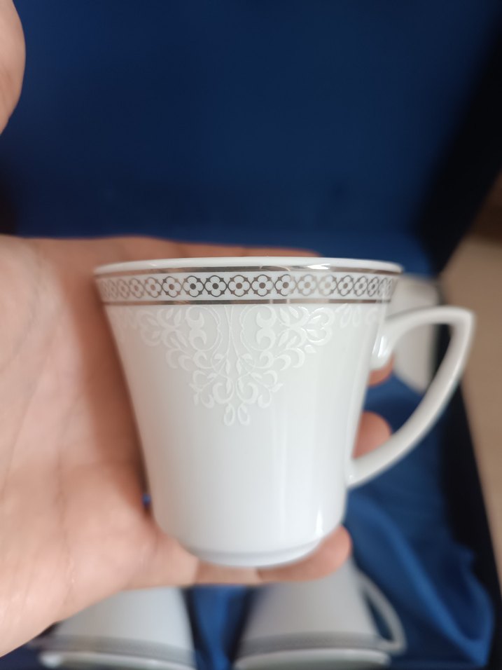 Gri Desenli Beyaz Porselen Kupa ve Tabak Seti - Görsel 4