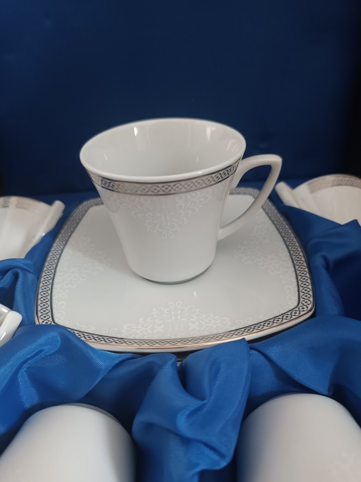 Gri Desenli Beyaz Porselen Kupa ve Tabak Seti - Görsel 2