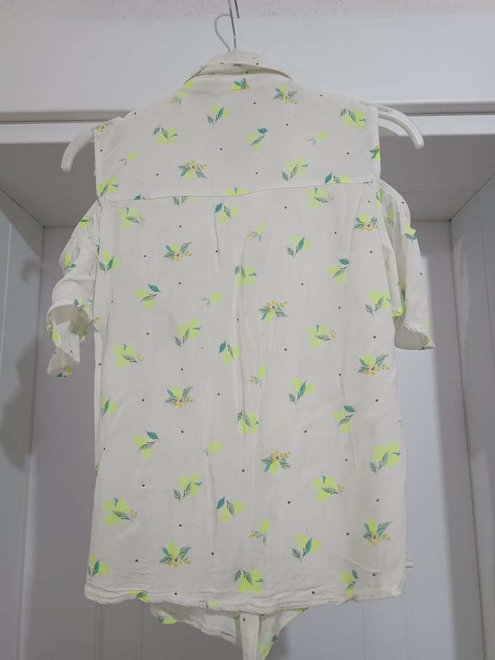 Omuz Detaylı Çiçek Desenli Beyaz Mini Gömlek - Görsel 2