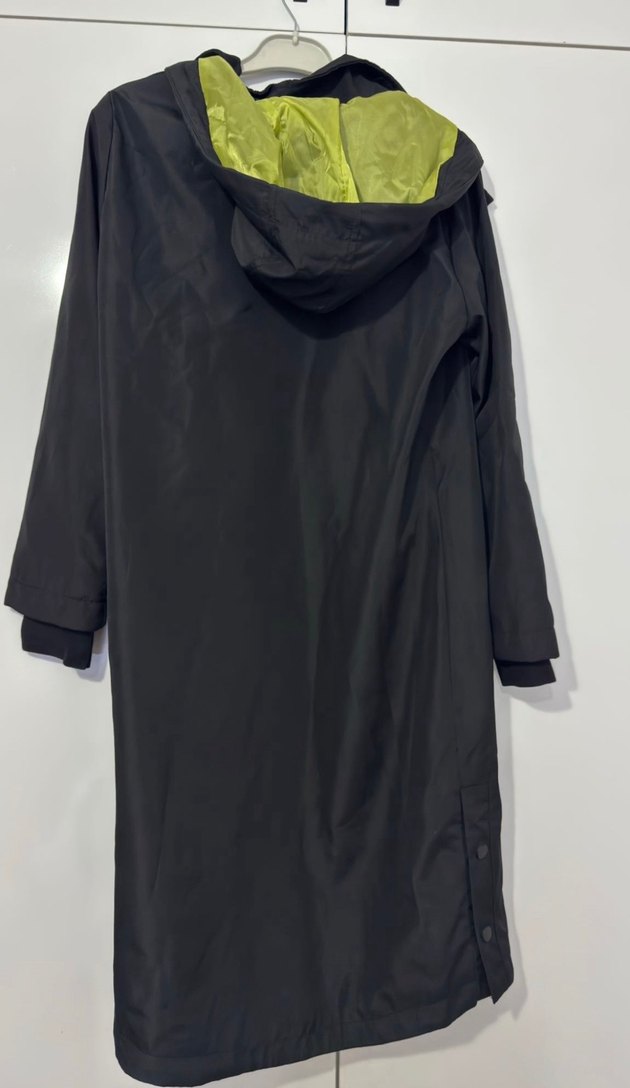 Kadın Siyah Uzun Astarlı Trenç - Görsel 3