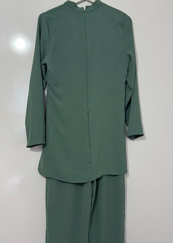 Yeşil Bağcıklı Kadın Tulum - Görsel 2