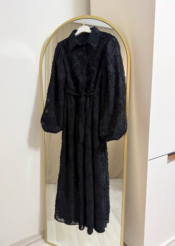 Drapeli Siyah Nakışlı Uzun Kadın Elbise - Görsel 2