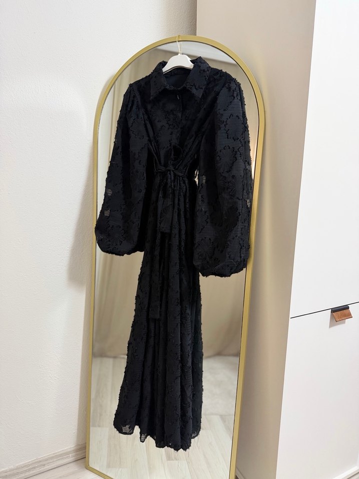 Drapeli Siyah Nakışlı Uzun Kadın Elbise - Görsel 5