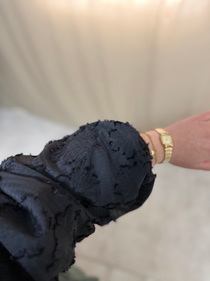 Drapeli Siyah Nakışlı Uzun Kadın Elbise - Görsel 4