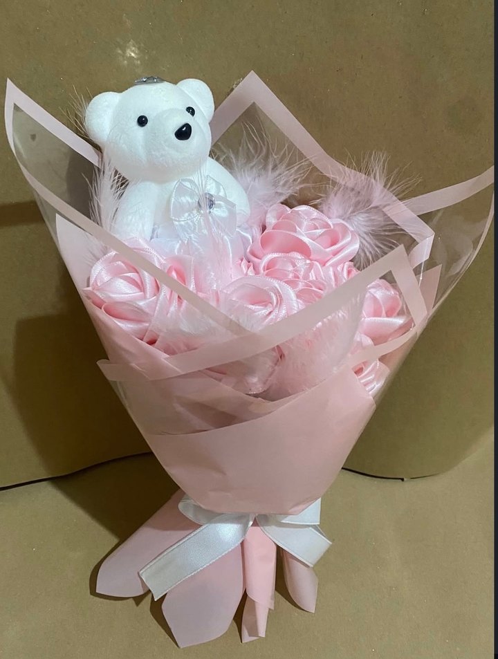 Pembe Peluş Ayıcık ve Yapay Çiçek Buketi - Görsel 2