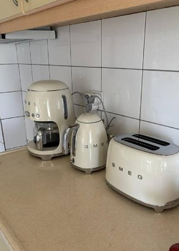 Smeg Kahve Makinesi, Su Isıtıcı ve Tost Makinesi Seti - Görsel 2