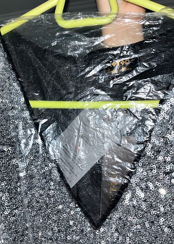 Gri Mini V Yaka Zincir Detaylı Kadın Elbise - Görsel 4