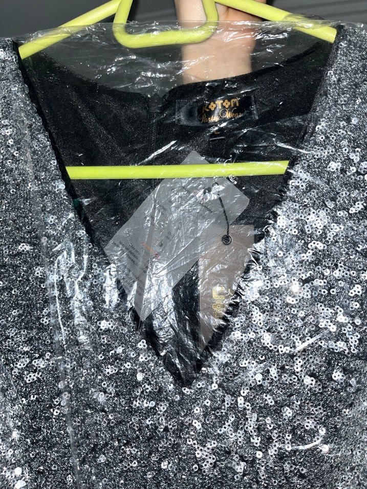 Gri Mini V Yaka Zincir Detaylı Kadın Elbise - Görsel 3