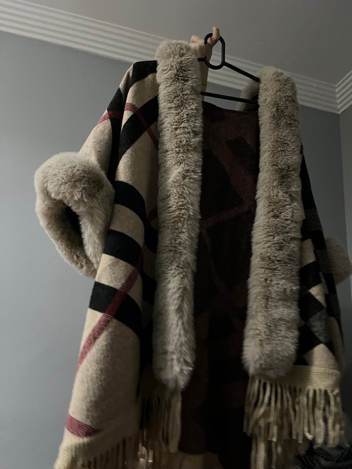 Kahverengi Kürk Detaylı Straplez Midi Elbise - Görsel 3