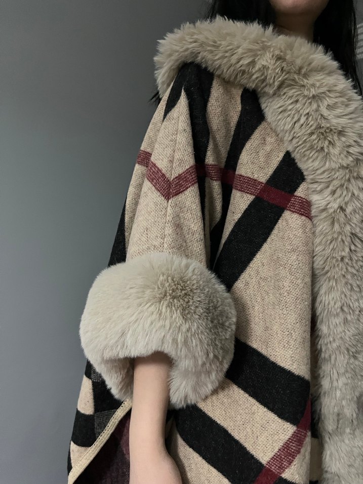 Kahverengi Kürk Detaylı Straplez Midi Elbise - Görsel 5