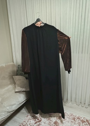 Uzun, Yüksek Yakalı, Kahverengi Kollu Elbise - Görsel 2