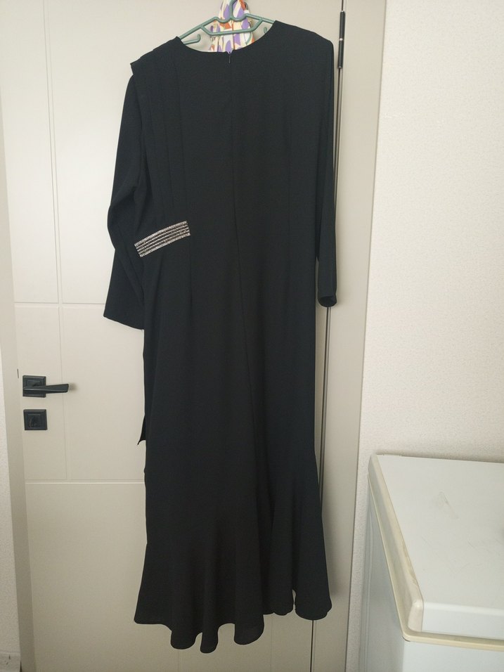 Uzun Kollu Siyah Dökümlü Kadın abi'ye elbise - Görsel 3