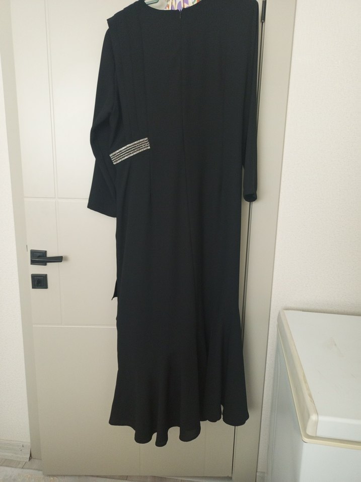 Uzun Kollu Siyah Dökümlü Kadın abi'ye elbise - Görsel 4