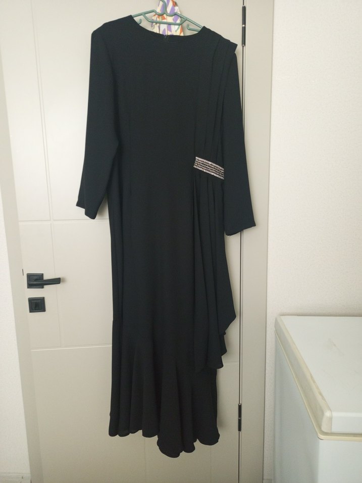 Uzun Kollu Siyah Dökümlü Kadın abi'ye elbise - Görsel 5