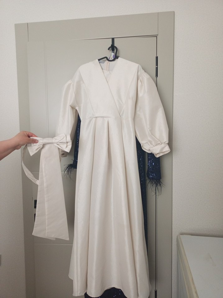 Beyaz Uzun Kollu Modern Klasik Kadın Elbise - Görsel 2