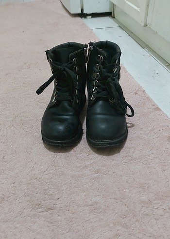 Siyah Deri Erkek Çocuk Goth Bot - Görsel 2