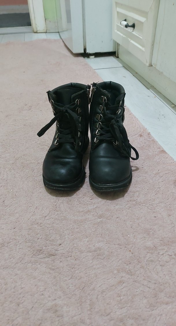 Siyah Deri Erkek Çocuk Goth Bot - Görsel 2