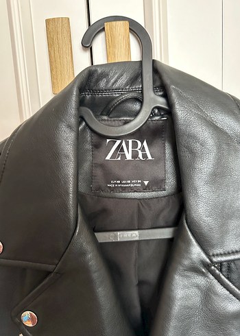 Zara Siyah Deri Biker Ceket - Görsel 3