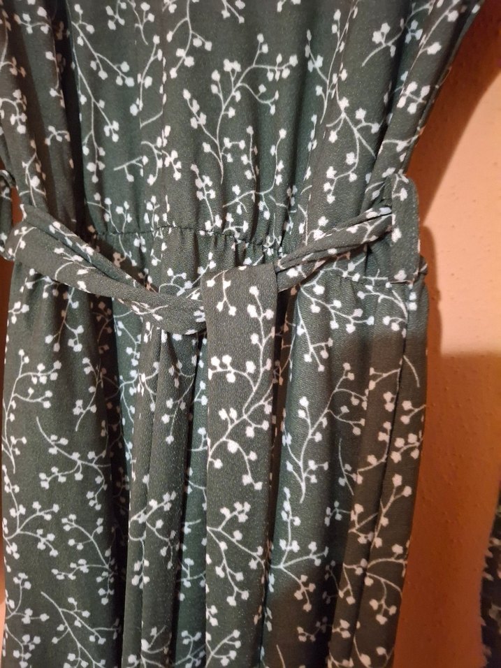 Yeşil elbise - Görsel 4