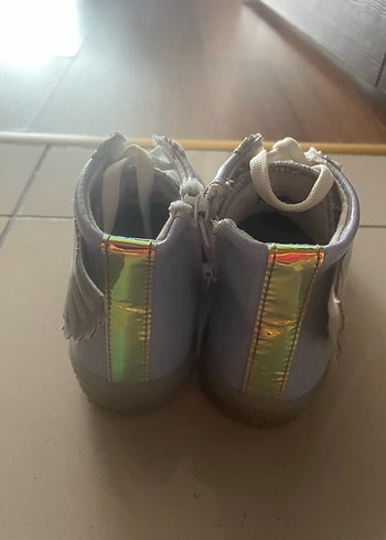 Kız Çocuk Gri Kanatlı Spor Ayakkabı - Görsel 2