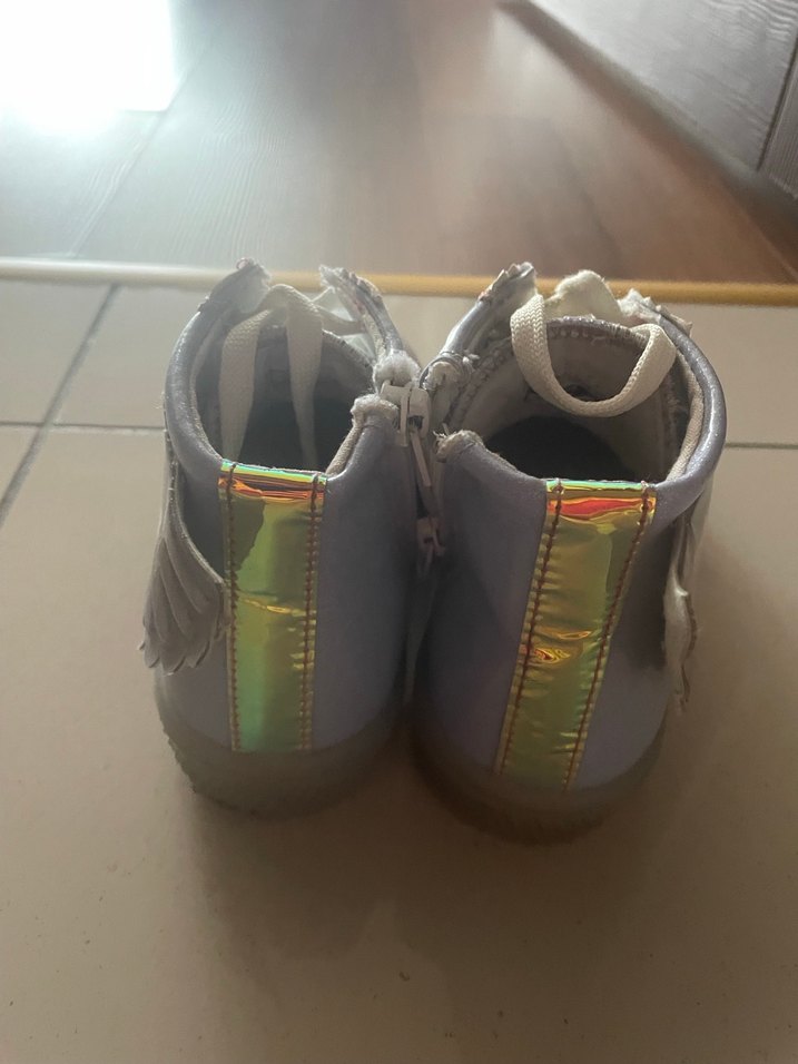 Kız Çocuk Gri Kanatlı Spor Ayakkabı - Görsel 2