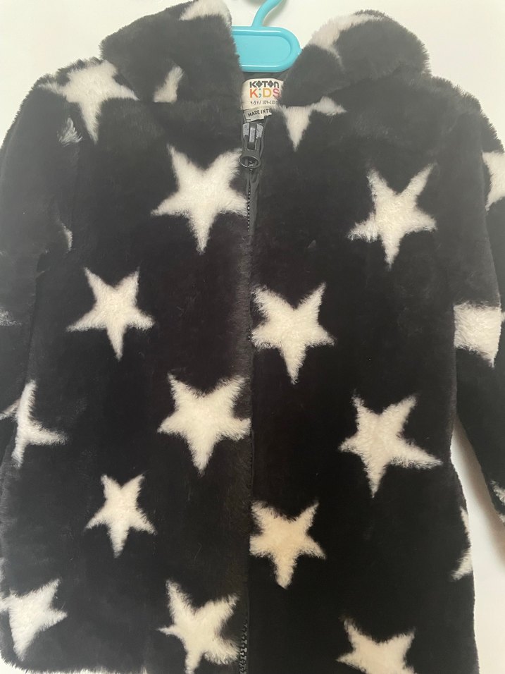 Kız Çocuk Yıldız Desenli Kürklü Siyah Mont - Görsel 4