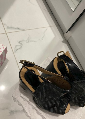 Siyah Yılan Desenli Tokalı Platform Topuklu - Görsel 3