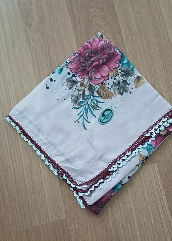 Çiçek Desenli Fırfırlı Çok Renkli Kadın Fuları - Görsel 10