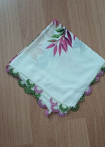 Çiçek Desenli Fırfırlı Çok Renkli Kadın Fuları - Görsel 9