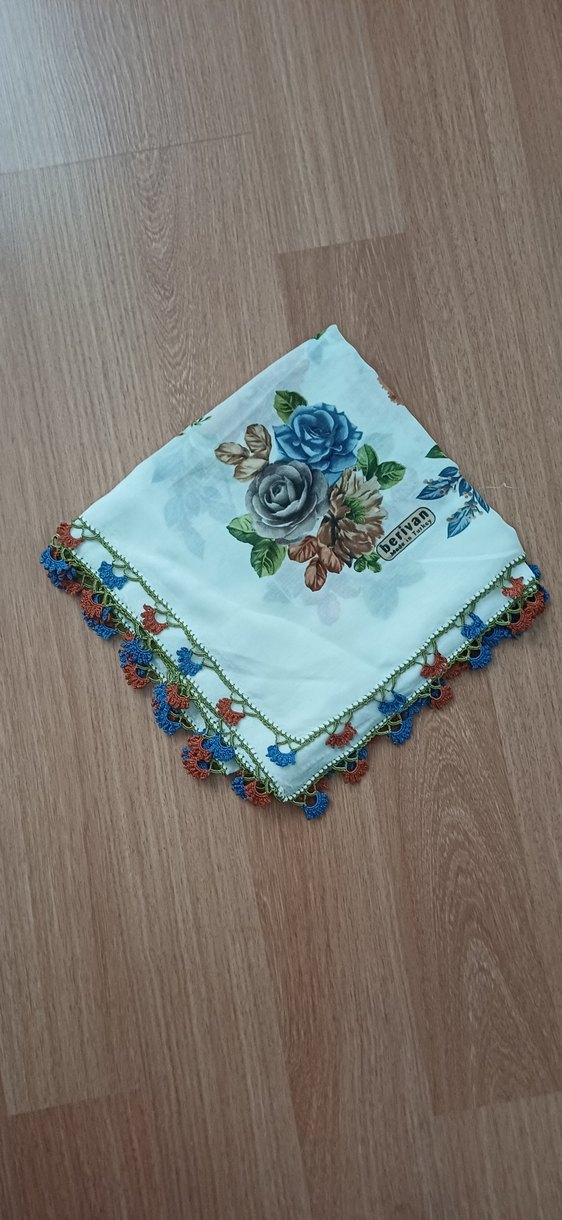 Dantel Kenarlı Çok Renkli Kadın Fular - Görsel 5