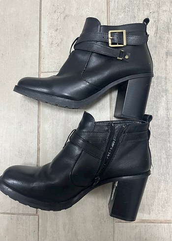 Derimod Siyah Deri Kadın Topuklu Bot - Görsel 3
