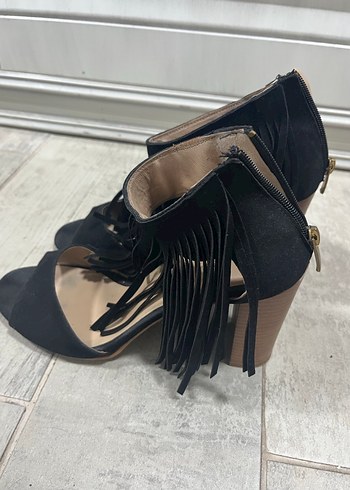 Siyah Süet Püsküllü Kadın Topuklu - Görsel 2