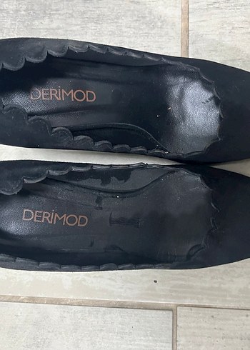 Siyah Kenarları Şekilli Topuklu Ayakkabı - Görsel 2