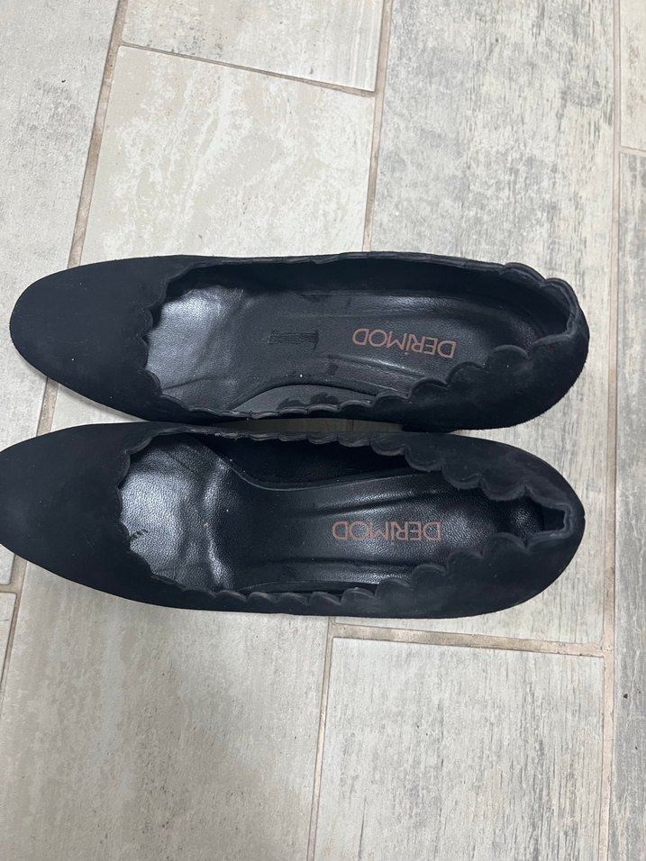 Siyah Kenarları Şekilli Topuklu Ayakkabı - Görsel 3