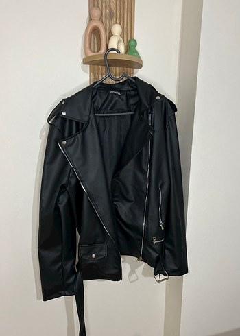 Siyah Deri Kadın Ceket V-Yaka Fermuarlı - Görsel 3