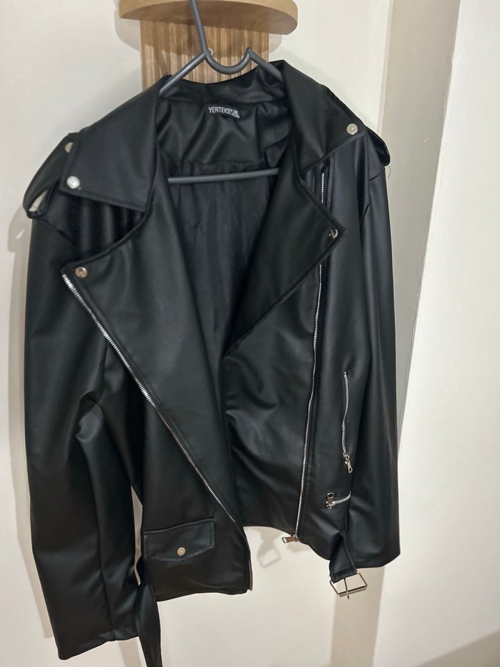 Siyah Deri Kadın Ceket V-Yaka Fermuarlı - Görsel 2