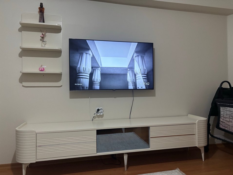 Çok Renkli Duvara Monte Monitör - Görsel 4