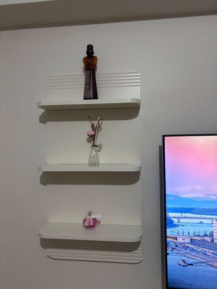 Çok Renkli Duvara Monte Monitör - Görsel 2