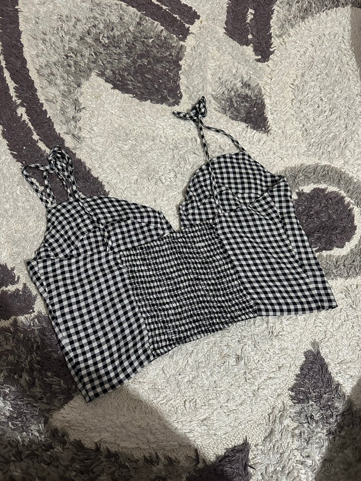 Askılı V Yaka Kareli Kısa Üst - Görsel 2