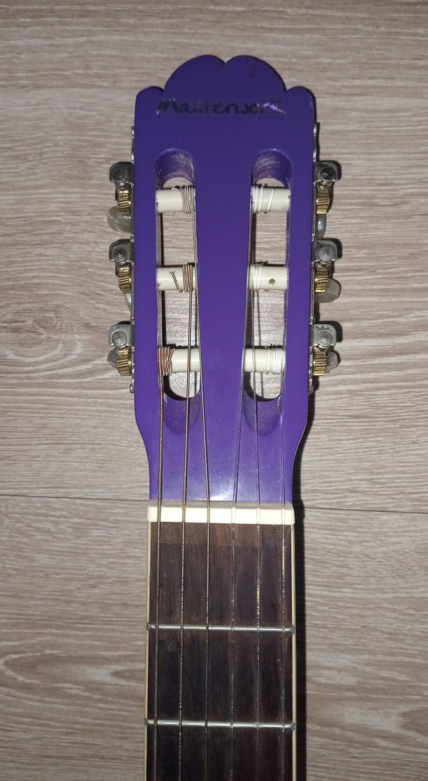 Parlak Mor Klasik Gitar yanında Çantasıyla - Görsel 2