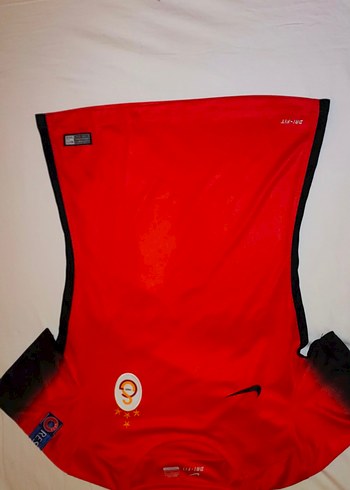 Kırmızı Kadın Kısa Kollu Orjinal Galatasaray Forması - Görsel 2