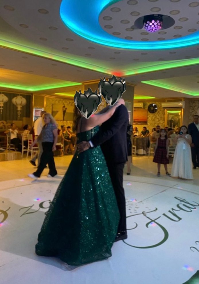 Simli zümrüt yeşili, Drapeli, askılı Kadın nişan, söz abiyesi - Görsel 5