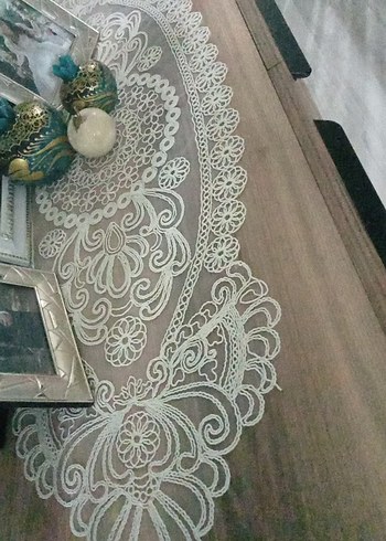 Nakışlı krem Masa Örtüsü - Görsel 3