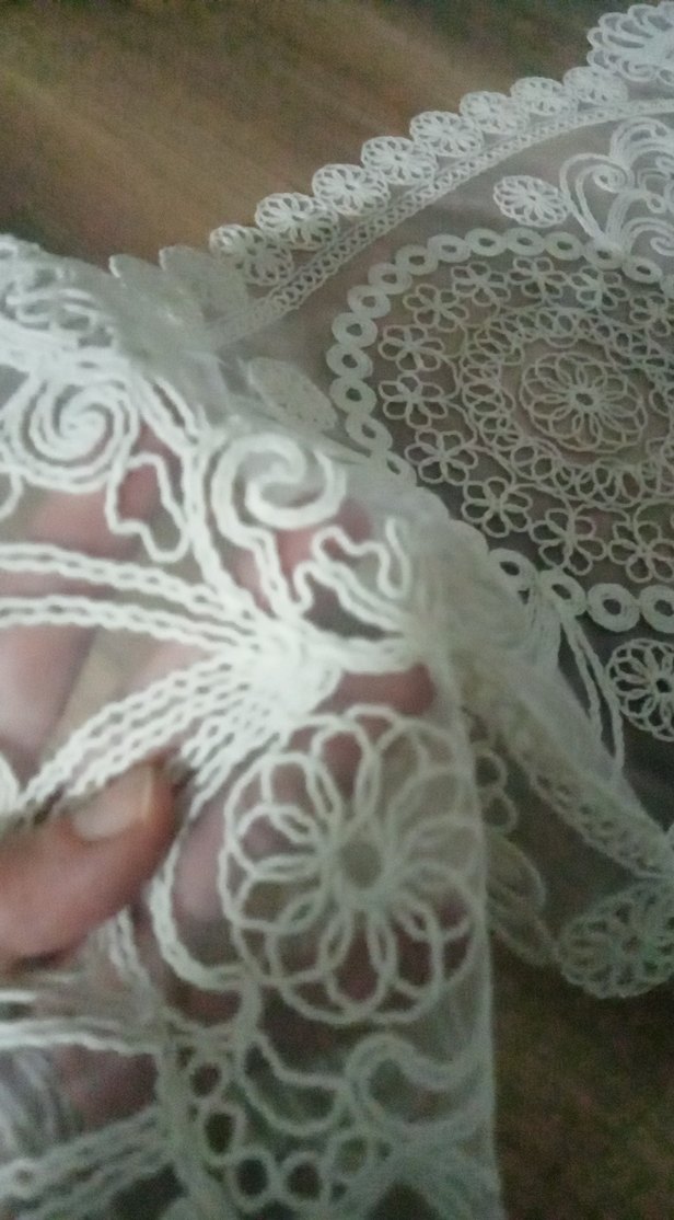 Nakışlı krem Masa Örtüsü - Görsel 2