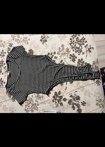 Siyah Beyaz Çizgili Elastik Kadın crop zıbın - Görsel 3