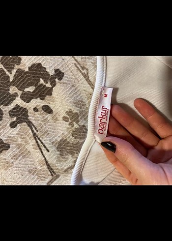 Fiyonklu beyaz crop yelek - Görsel 4