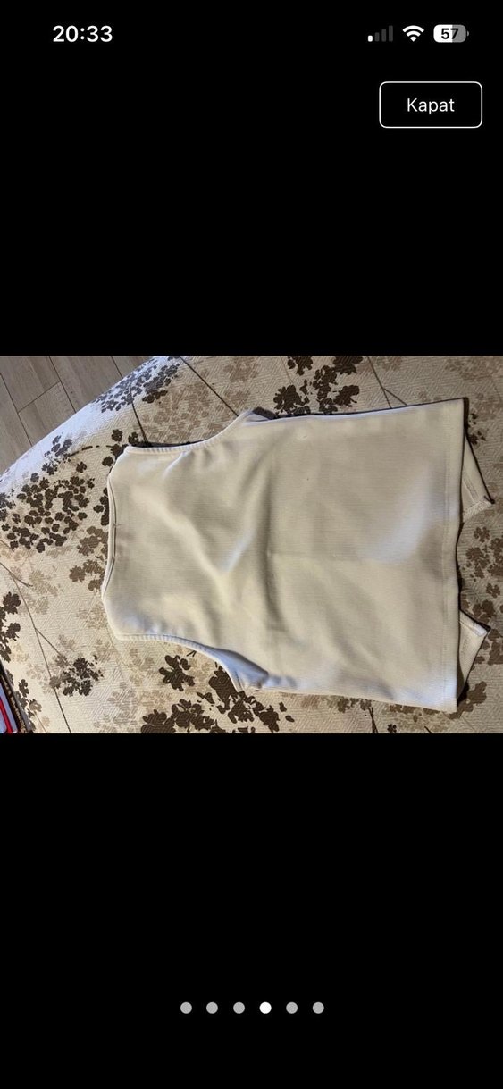 Fiyonklu beyaz crop yelek - Görsel 5