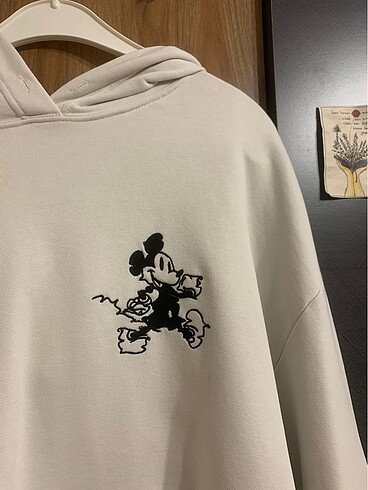 Zara Mickey yırtmaçlı oversize