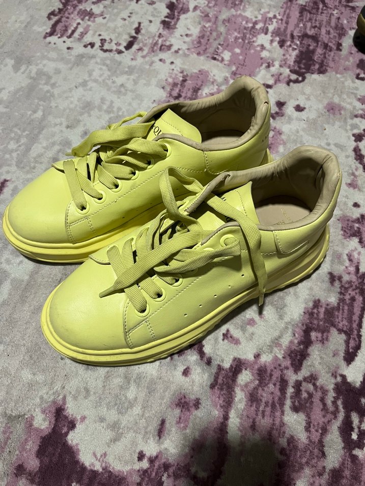 Canlı Limon Yeşili Bağcıklı Sneaker — görsel 2/4