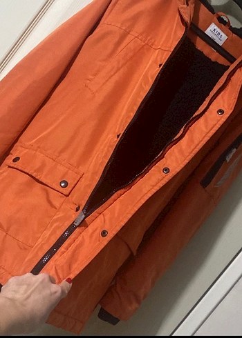 Turuncu Kapüşonlu içi polarlı mont - Görsel 3